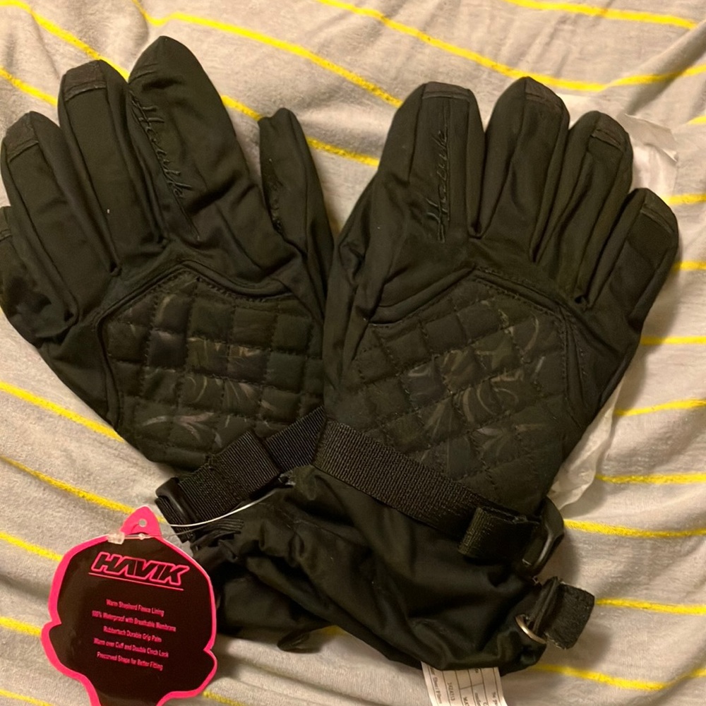 Women’s snow gloves